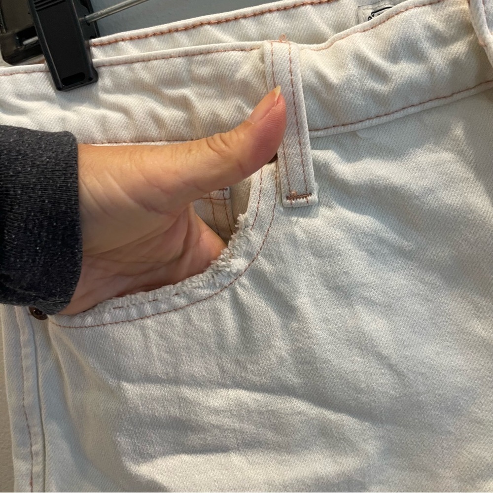 Lucky Brand The Boyfriend Shorts Off-White Denim Women’s 2/26 Raw Hem - Picture 9 of 13